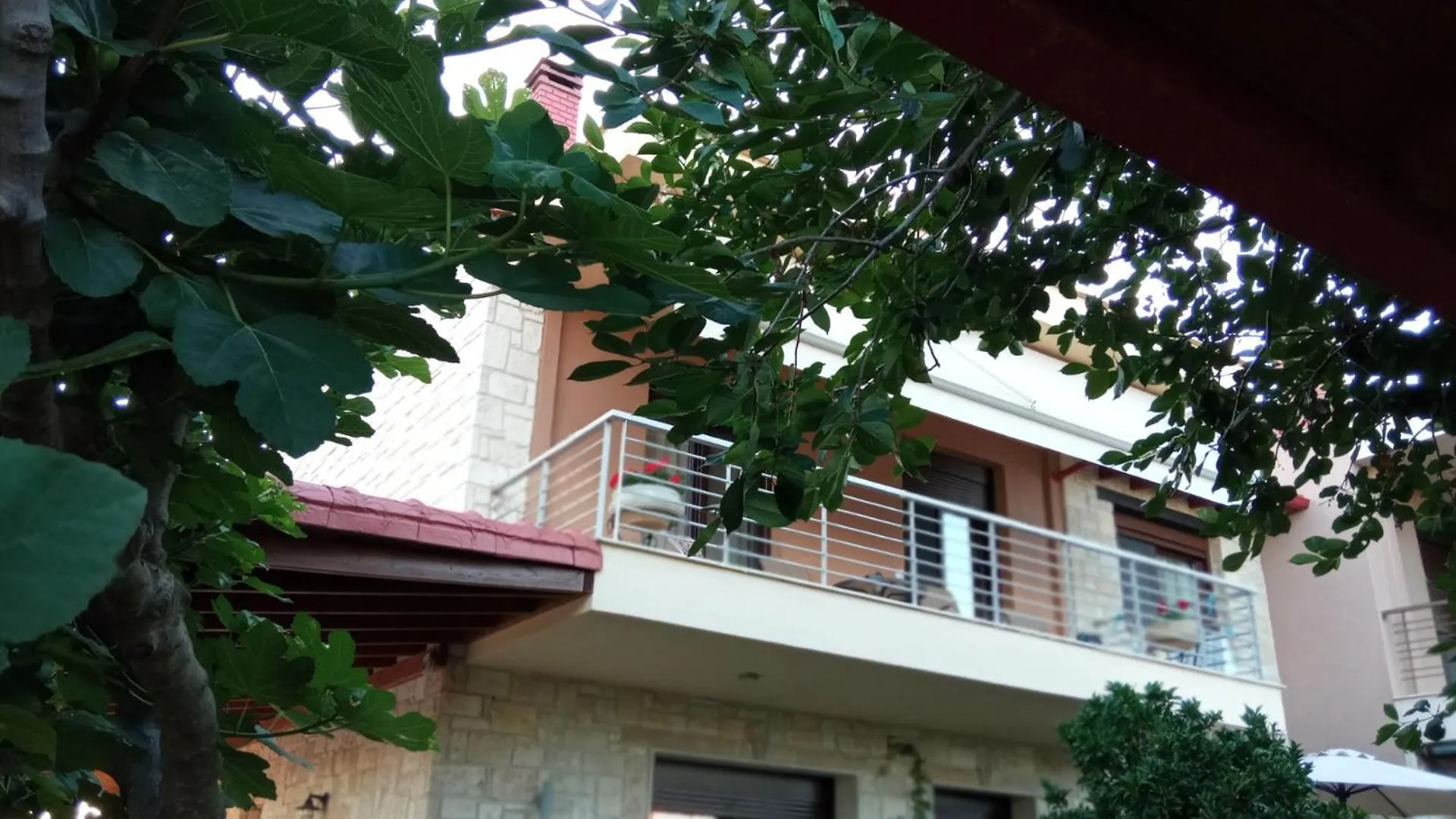 דירות אפיטוס Rodiola House יוון